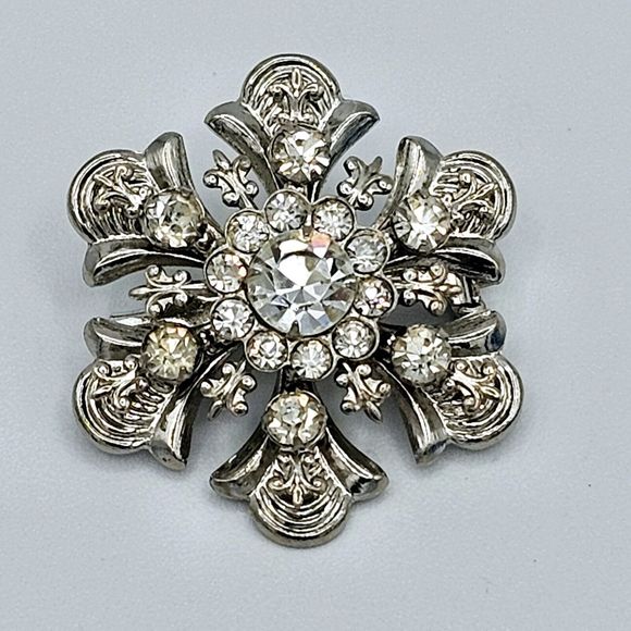 Fleur De Lis Brooch Vintage Renaissance Pic Crystal Silver Tone Estate Jewelry - Picture 9 of 12